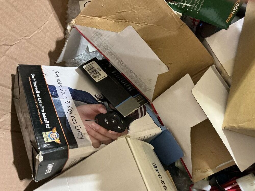 Over 1/2 Gaylord of Aftermarket security /ADD ONS IE. BACK UP CAMERAS , AUTO START, HARNESSES FOR SECURITY (CAD, TOY, ECT)-UNINSPECTED-SEE PICTURES - Image 3 - Lot 97