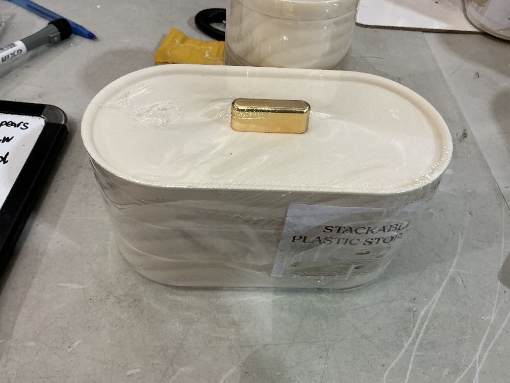 Stackable Plastic Storage 3 Count 2 differnt versions - Image 1 - Lot 130