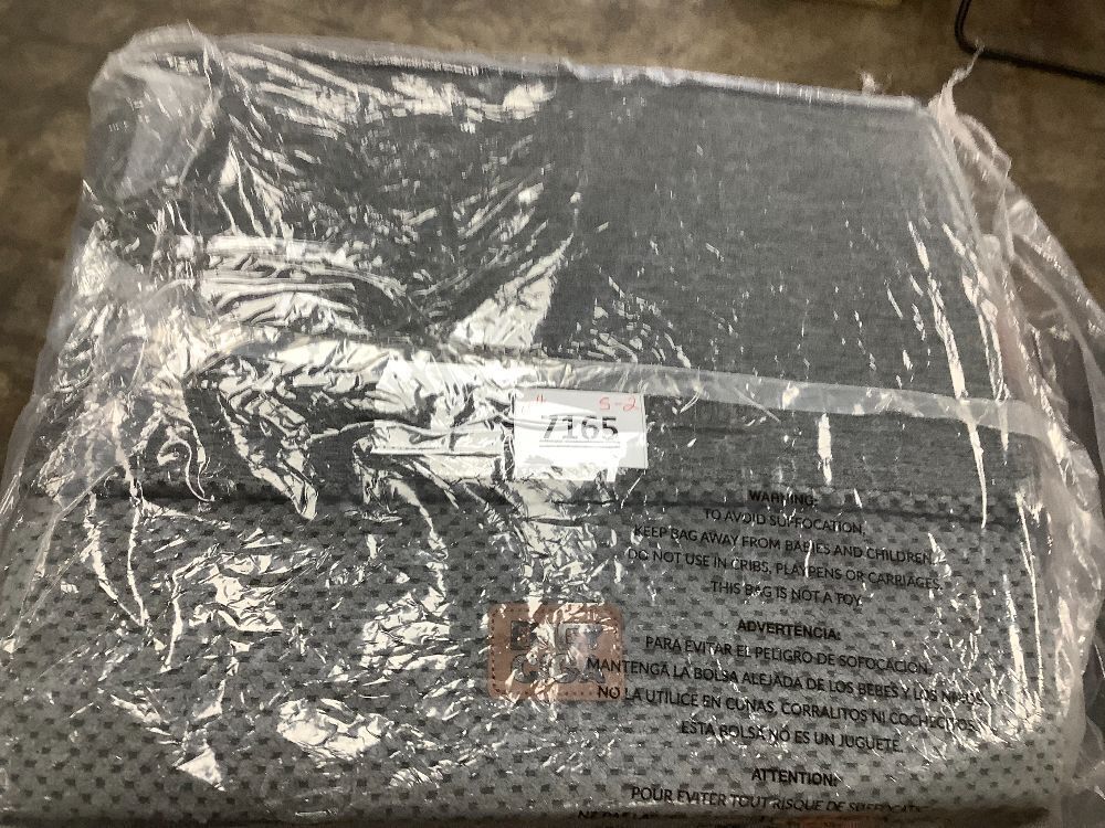 EHEYCIGA Dog Stairs for Bed 20" H, 4-Step Extra Wide Dog Steps for High Bed - Image 6 - Lot 7165