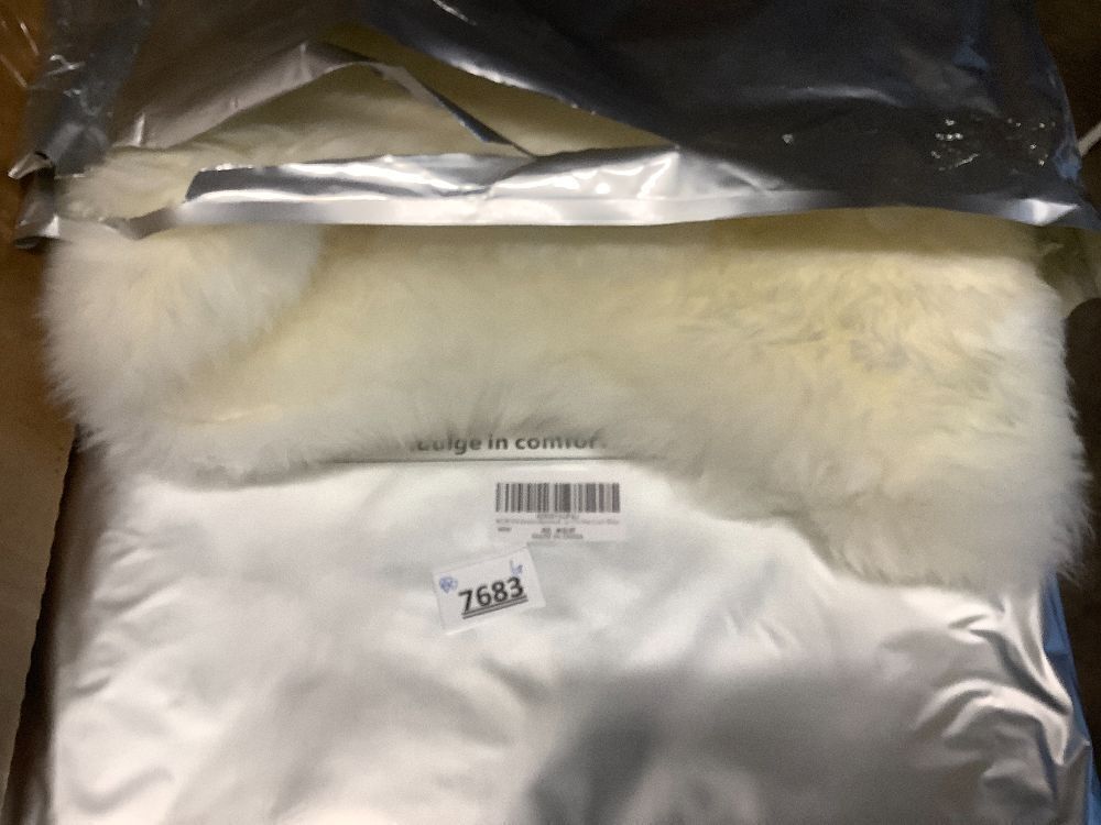 RZLWOOL Genuine Sheepskin Rug New Zealand Luxury Lambskin Rug, Natural Fluffy Sheepskin Throw for Bedroom Living Room Children's Room - Premium Area Rug Chair Cover (2×6 Feet, Cream White) 2-Pack - Image 2 - Lot 7683