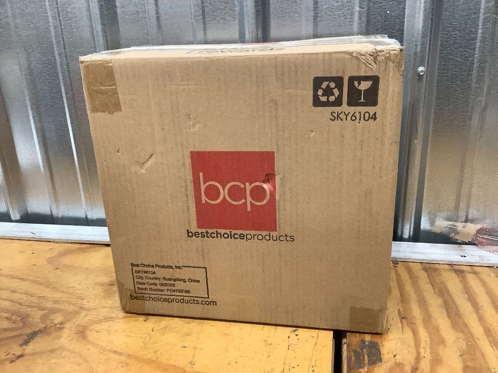 6V Portable Foot Pedal Sewing Machine w/ 12 Stitch Patterns - Image 2 - Lot 7630