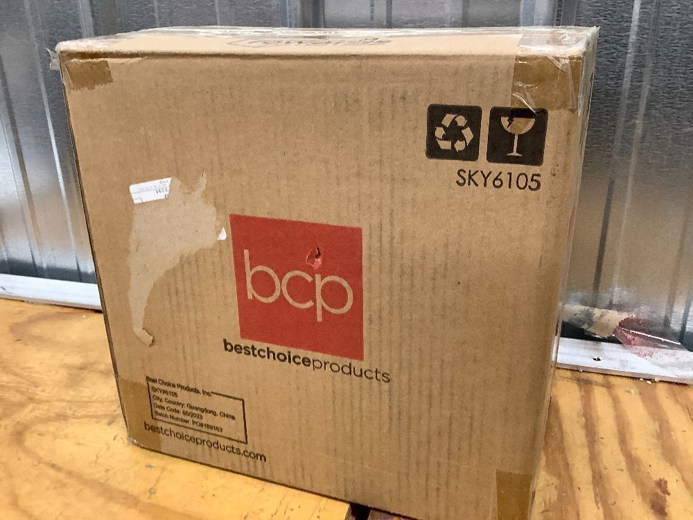 6V Portable Foot Pedal Sewing Machine w/ 12 Stitch Patterns - Image 2 - Lot 7643