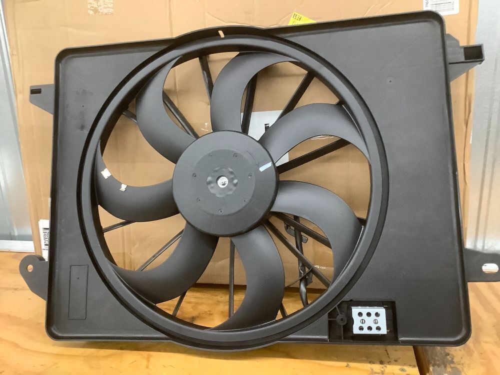 Engine Cooling Fan Assembly - Image 2 - Lot 7716