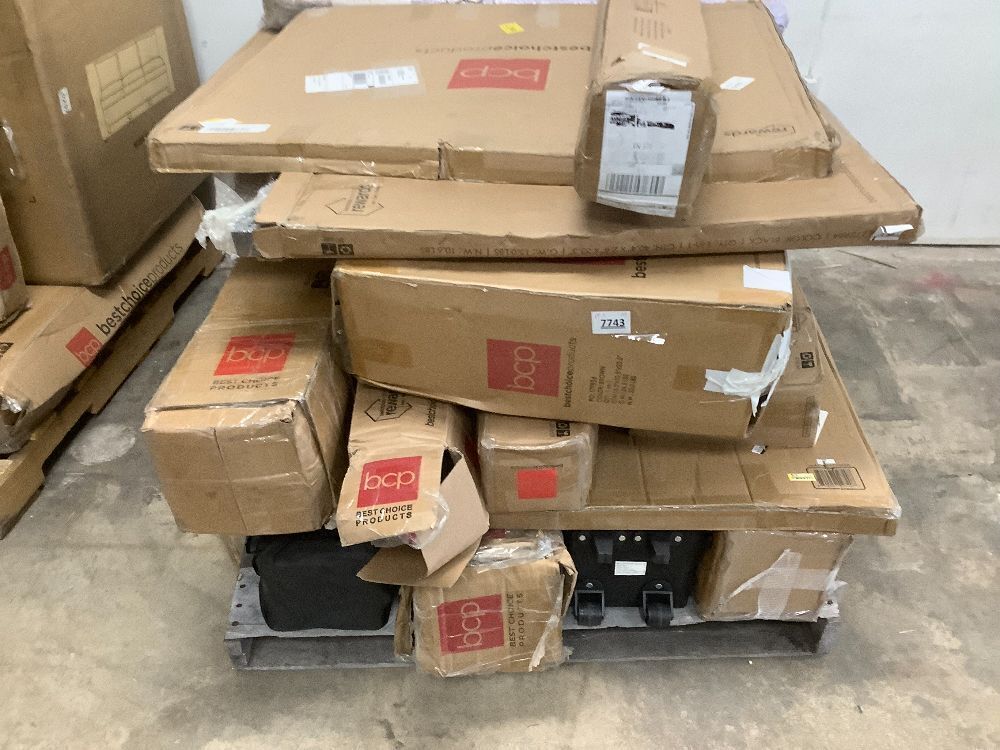 Salvage Pallet - Image 2 - Lot 7743