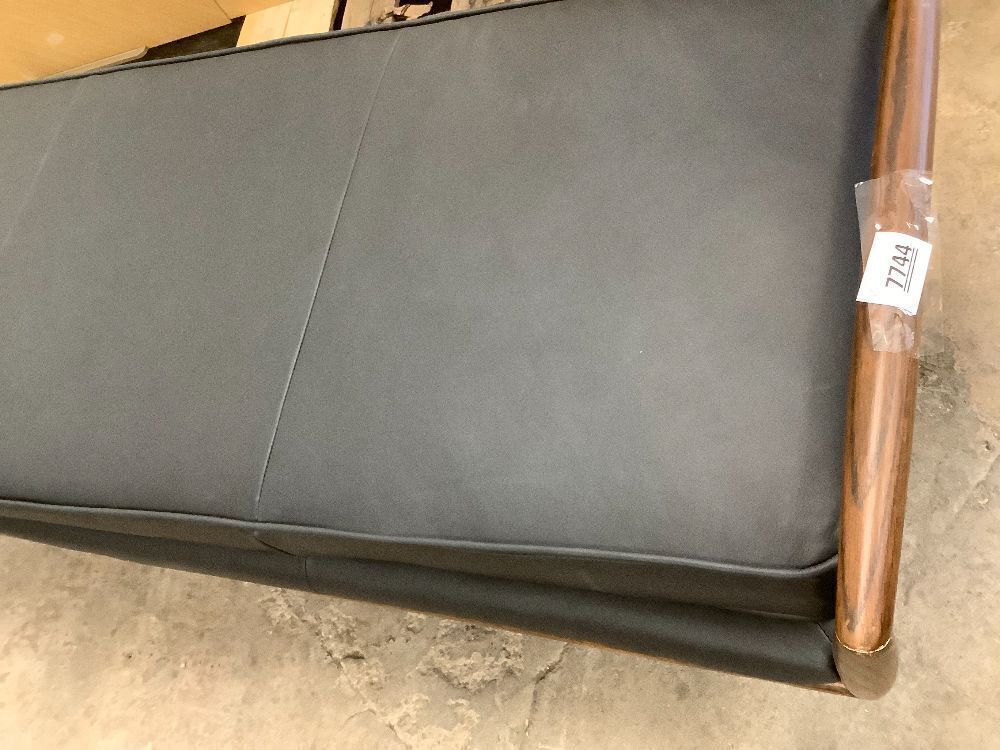 Bench - Image 2 - Lot 7744