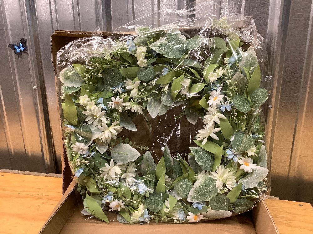 24 Inch Wreaths for Front Door - Image 3 - Lot 7860