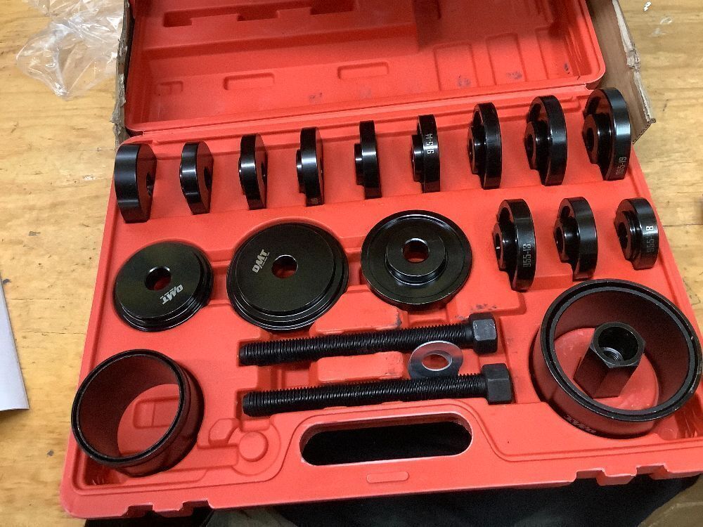 Orion Motor Tech Wheel Bearing Press Kit for Front Wheel Drive Bearing Removal & Installation, 24pc Wheel Bearing Puller Tool Set with Sliding Screws Universal Bushings Sleeves Storage Case - Image 3 - Lot 7873