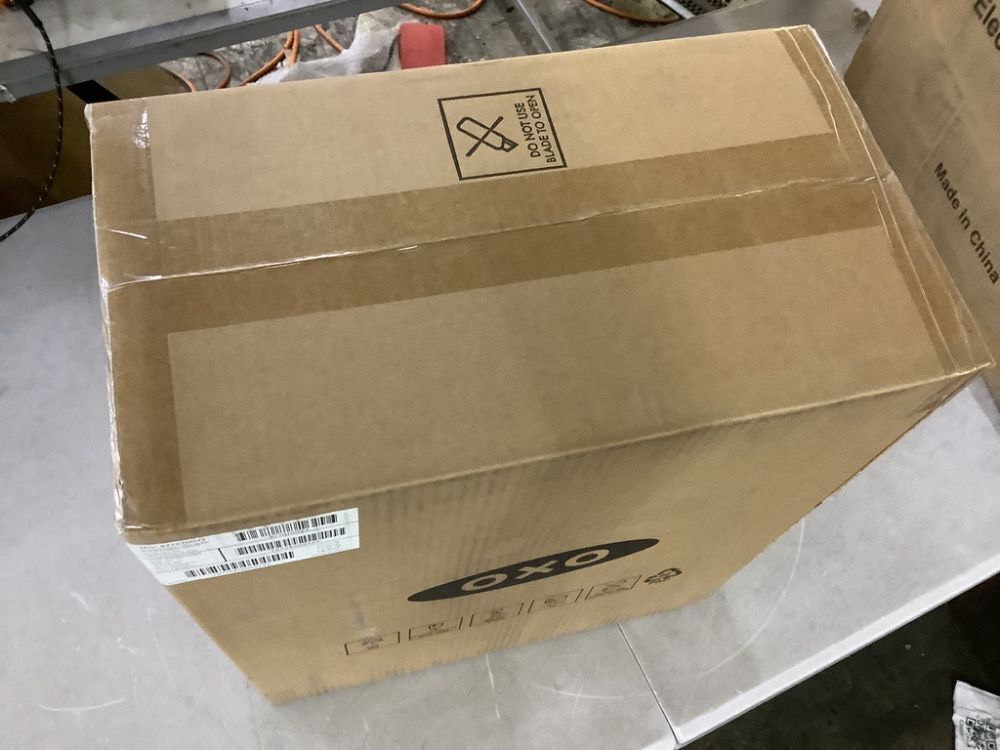 OXO 9-Cup Stainless Steel Drip Coffee Maker with Stainless Steel Carafe - Image 3 - Lot 79JF