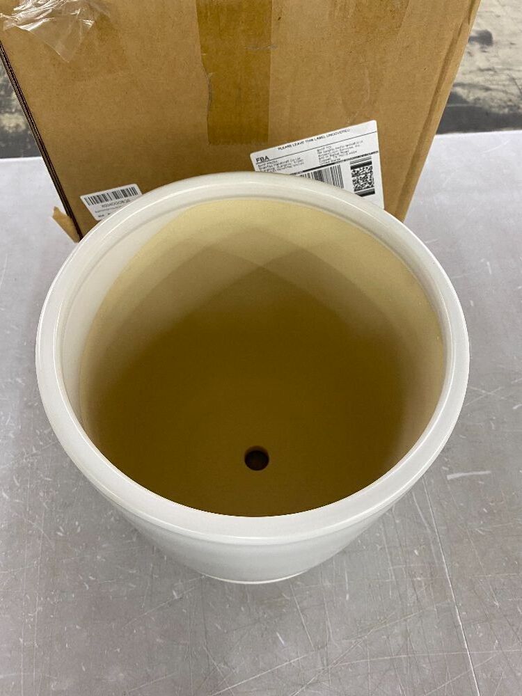 Planter Pot - Image 2 - Lot 393