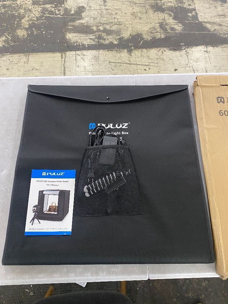 PULUZ Photo Studio Light Box with Removable Backdrops - Image 2 - Lot 407