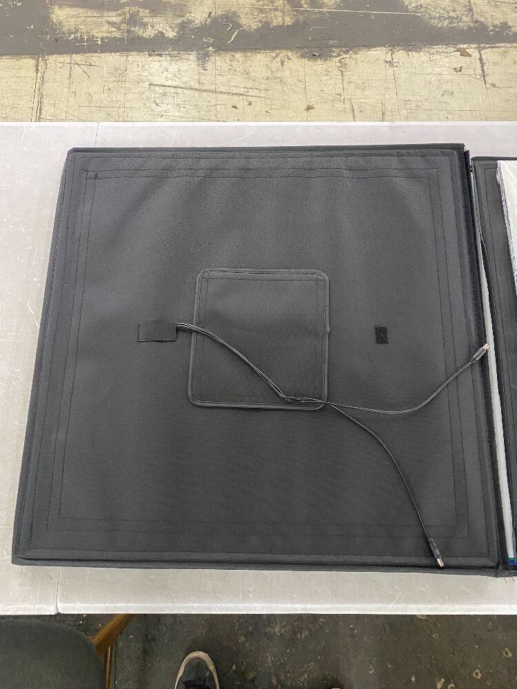 PULUZ Photo Studio Light Box with Removable Backdrops - Image 7 - Lot 407
