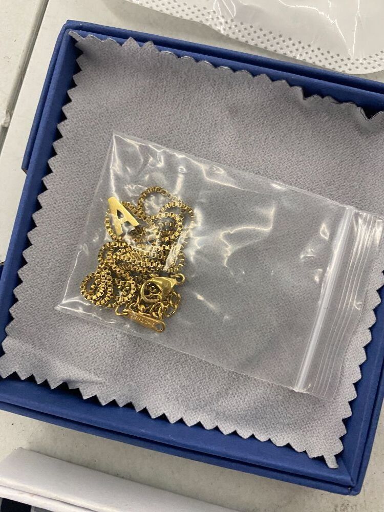 Large Lot of Costume Jewelry - Image 8 - Lot 450