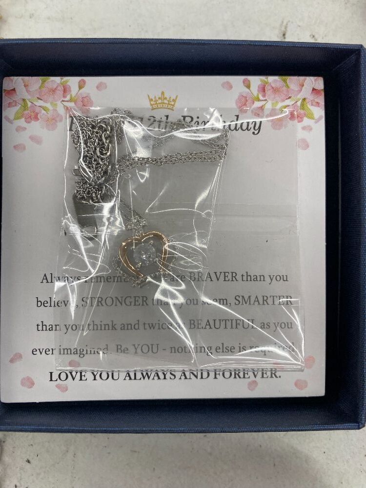 Large Lot of Costume Jewelry - Image 10 - Lot 450