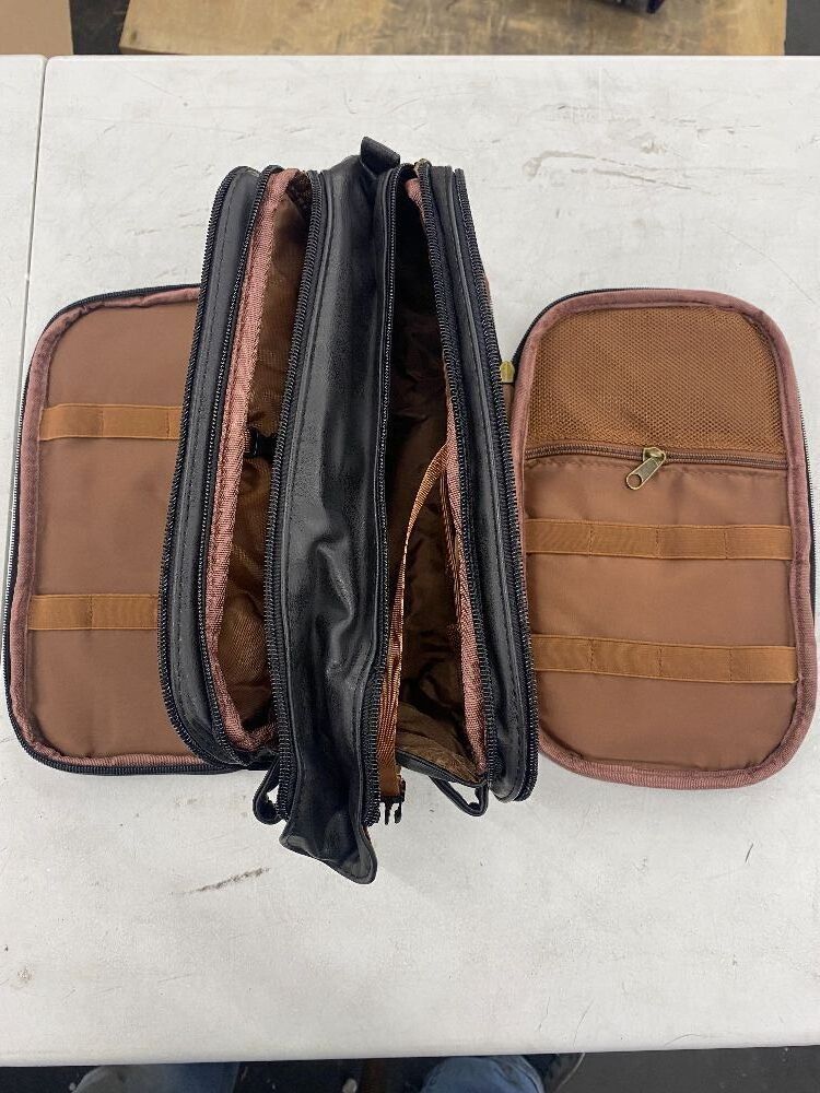 Travel Toiletry Bag for Men - Image 2 - Lot 452