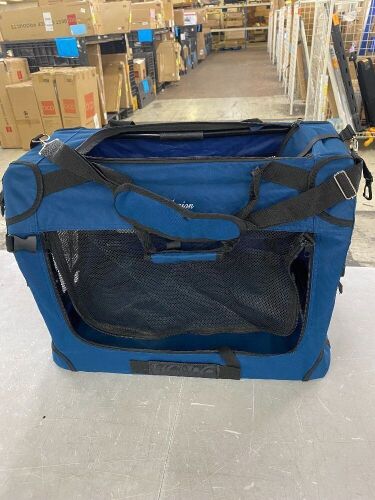Collapsible Travel Pet Crate - Lot 454