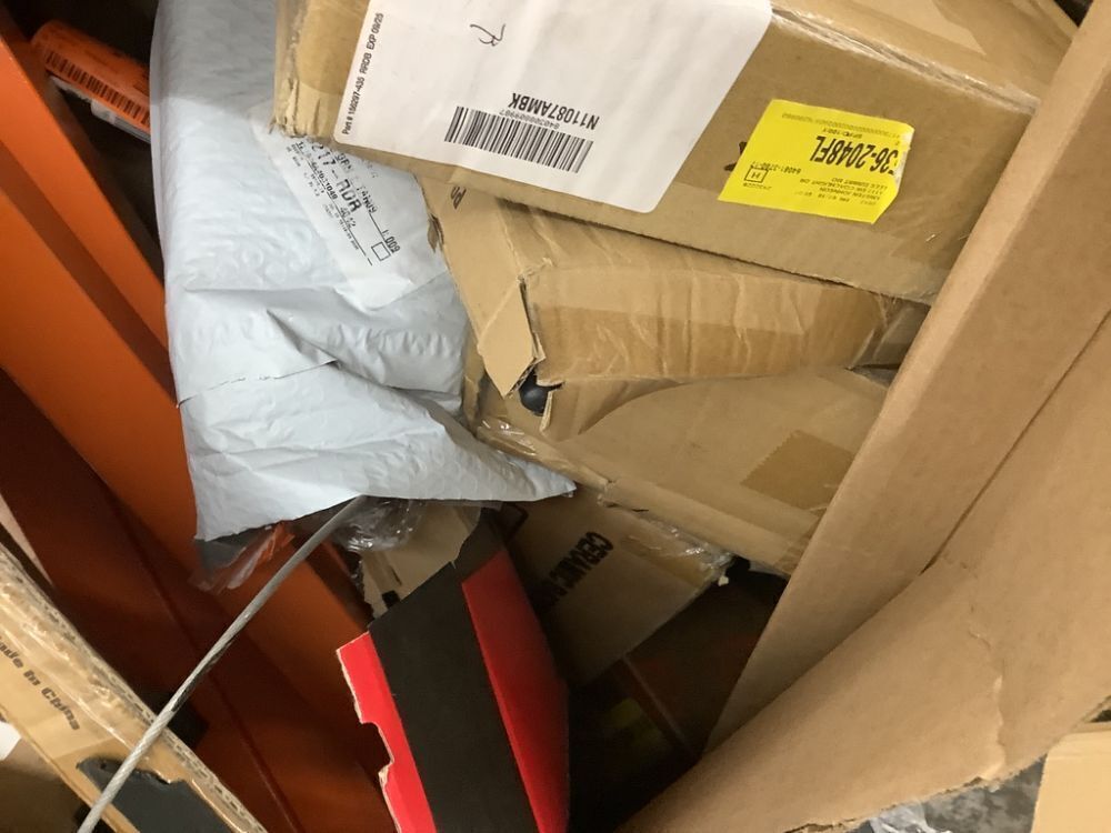 Salvage Pallet. Items Will Be Damaged and Incomplete. - Image 6 - Lot 752JF