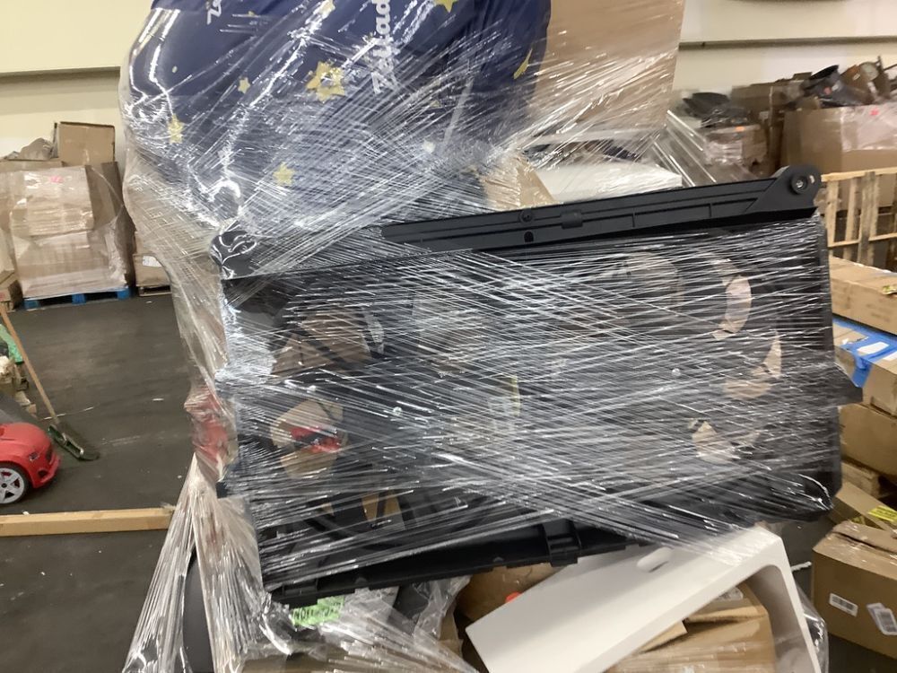Salvage Pallet. Items Will Be Damaged and Incomplete. - Image 4 - Lot 758