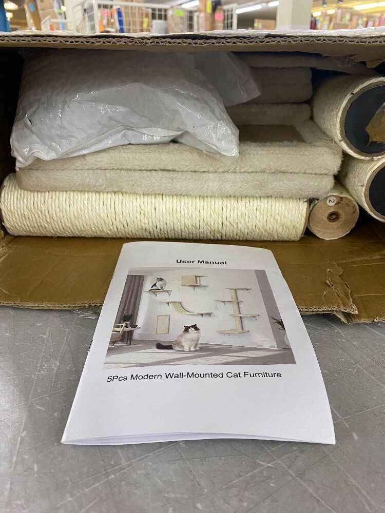 5pc Wall-Mounted Cat Furniture - Image 2 - Lot 408