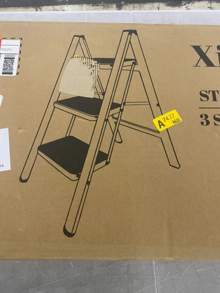 Iron Step Ladder 3 Step - Image 3 - Lot 415