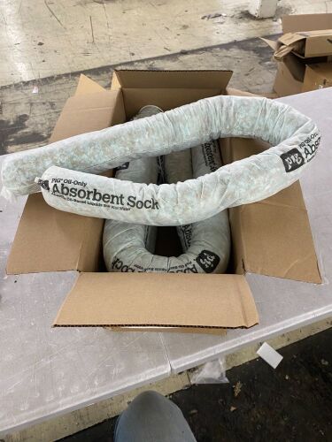 PIG Oil-Only Absorbent Sock, 4 Pack - Lot 503