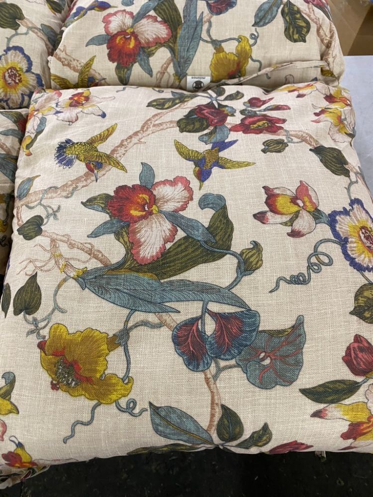 Lot of (4) Outdoor Chair Cushions - 1 Seam Splitting on Corner - Image 2 - Lot 485