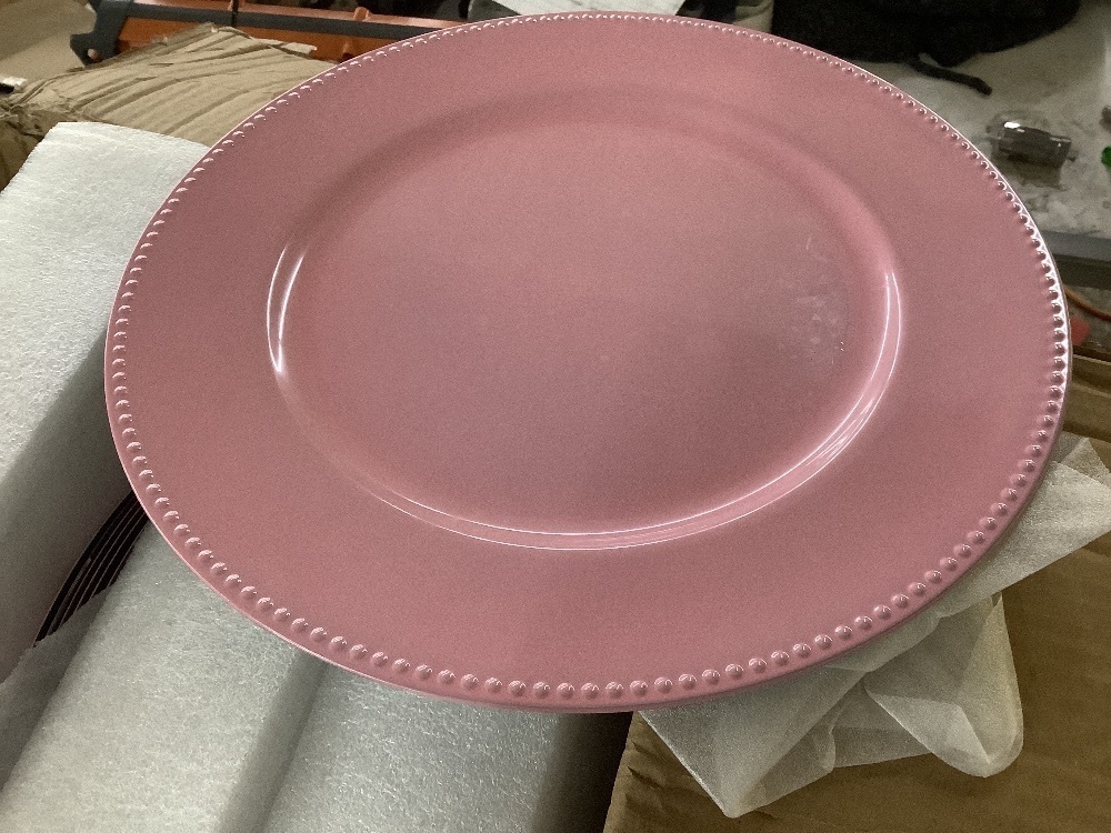 Lumaycens 50 Pcs Pink Charger Plates - Image 2 - Lot 137