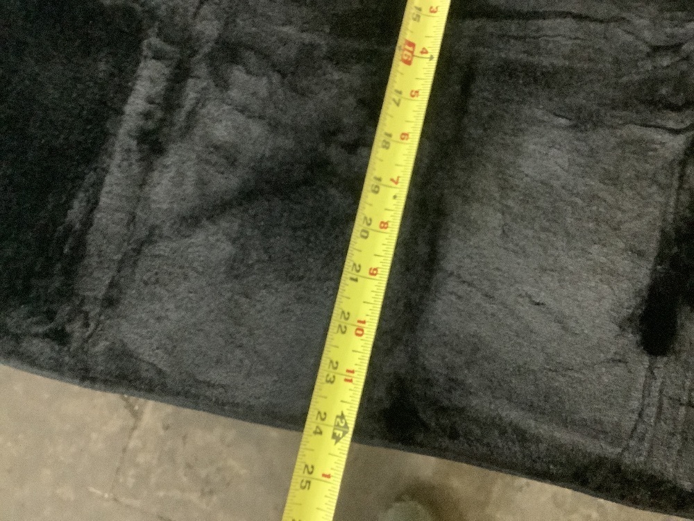 Runner Rug 2' x 6' - Image 5 - Lot 327