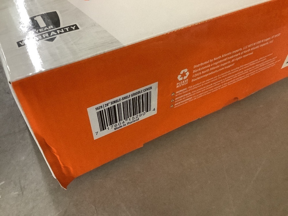 Lot of (2) Blackstone 28” Single Shelf Griddle Cover, 600D Polyester, Black - Image 3 - Lot 722JF