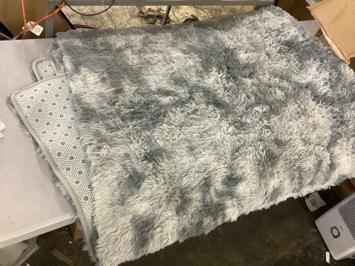 Tye Dye Shag Rug Approx 9' x 12' - Lot 336