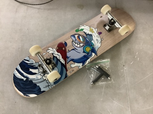 Complete Skateboard for Beginners - Missing a Nut - Lot 434