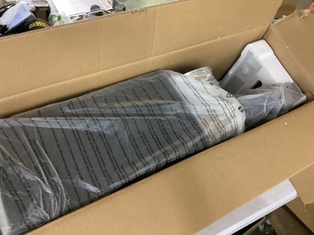 FIREGAS Black Range Hood 30 Inch, Ducted/Ductless Convertible, 450 CFM, 3-Speed Exhaust Fan, Stainless Steel - Image 3 - Lot 438