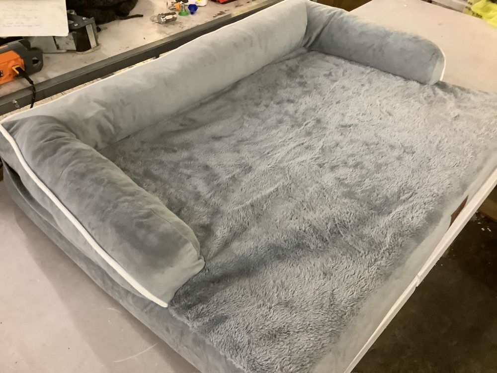 Mekiy Large Dog Orthopedic Bed - Image 3 - Lot 166