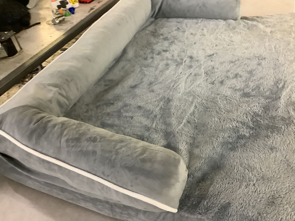 Mekiy Large Dog Orthopedic Bed - Image 4 - Lot 166
