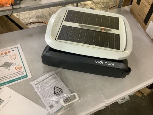 Vidapool Solar Powered Robotic Pool Skimmer - Lot 176