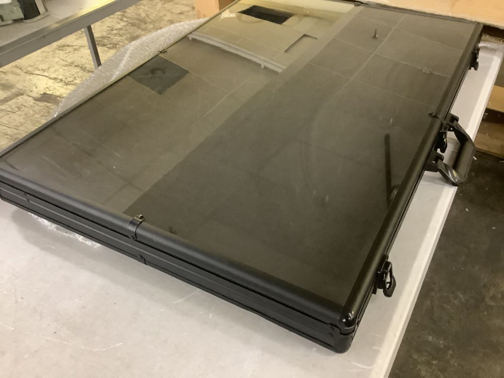 Locking Portable Display Case - Image 2 - Lot 263