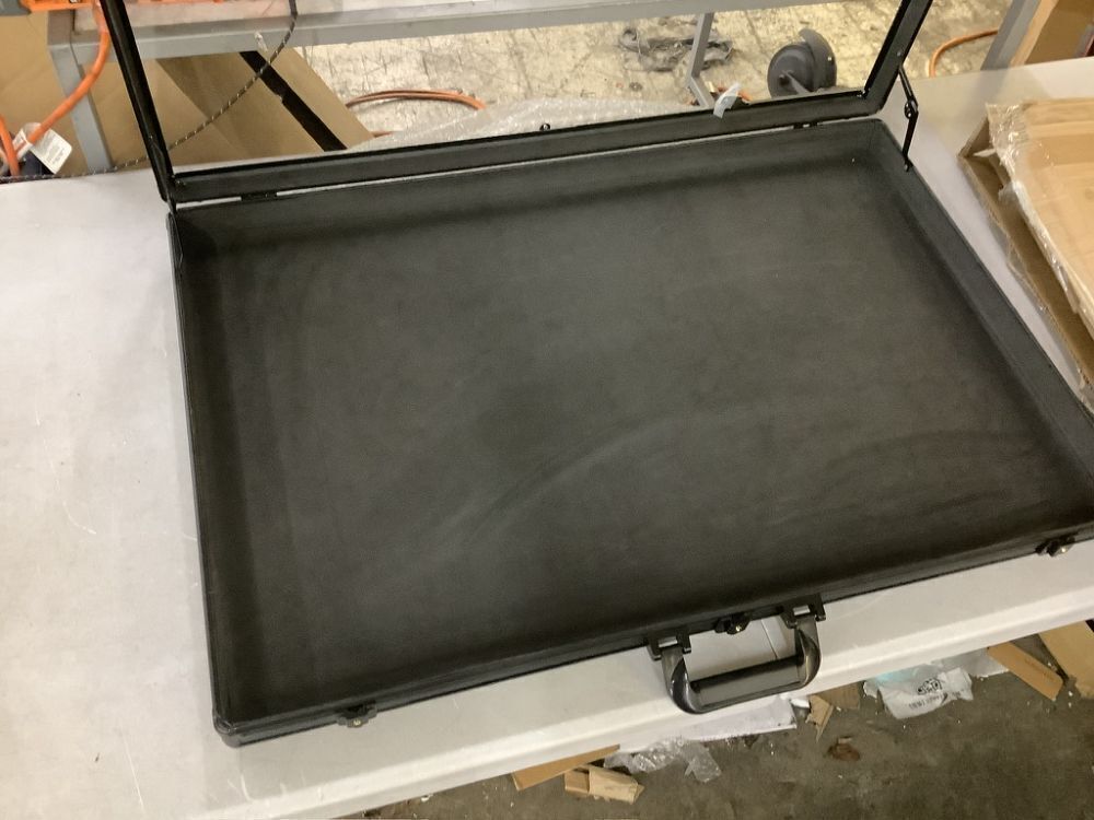 Locking Portable Display Case - Image 3 - Lot 263
