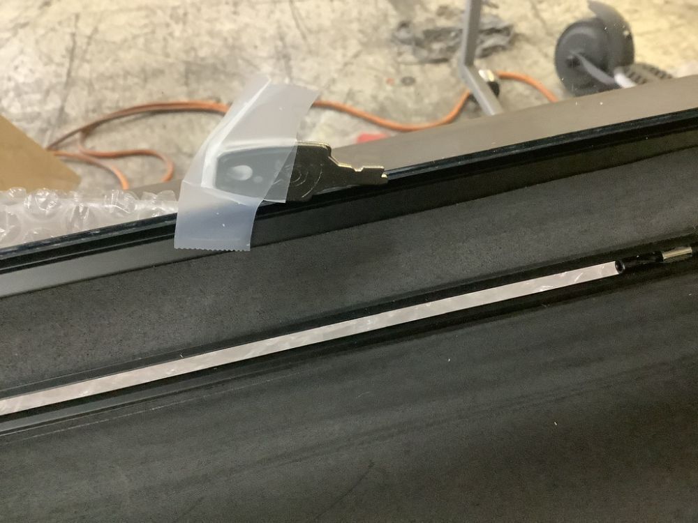 Locking Portable Display Case - Image 4 - Lot 263