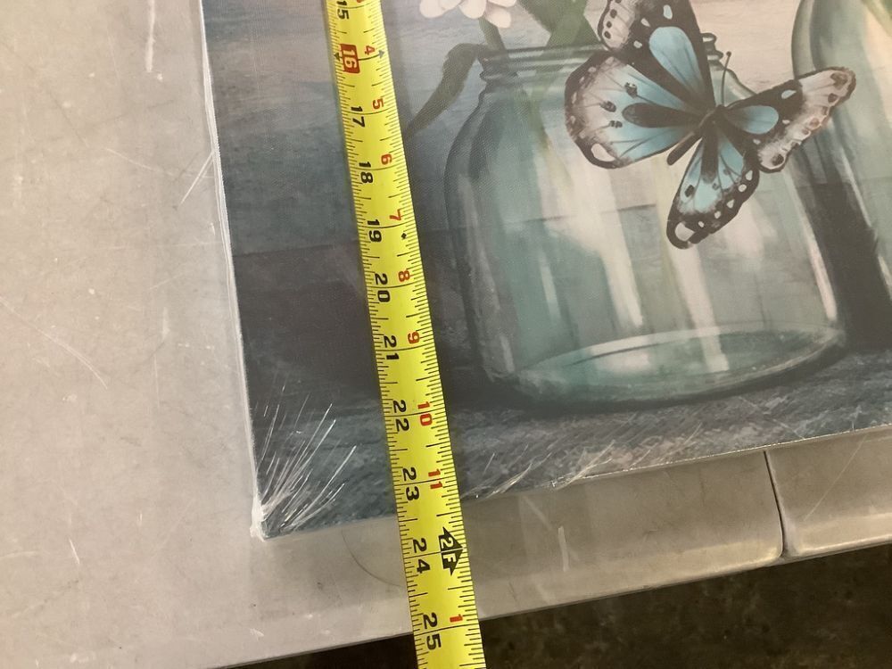 Daisy Canvas Wall Art 35" x 23.5" - Image 5 - Lot 526