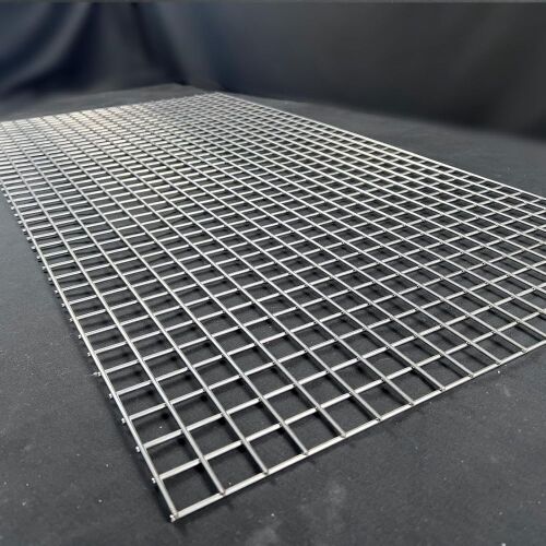 11 Gauge Stainless Steel Metal Grate 48" x 24" - Lot 527