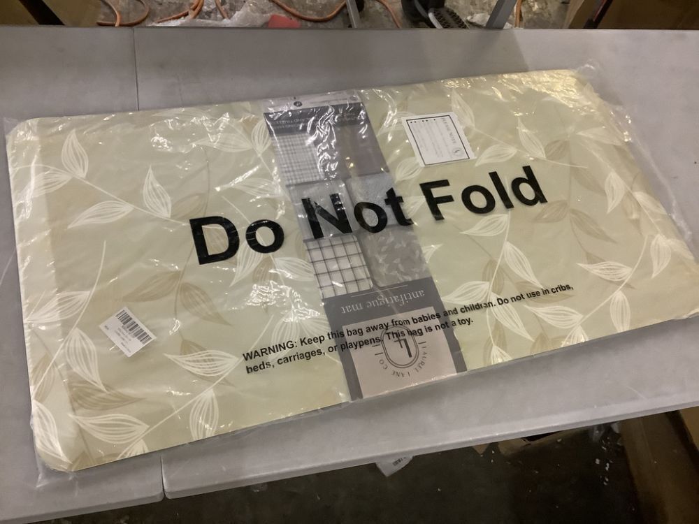 Laurel Lane Designer Anti Fatigue Mat 20" x 39" - Image 2 - Lot 528