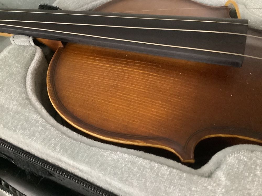 Fesley 4/4 Acoustic Violin with Case - Image 3 - Lot 532