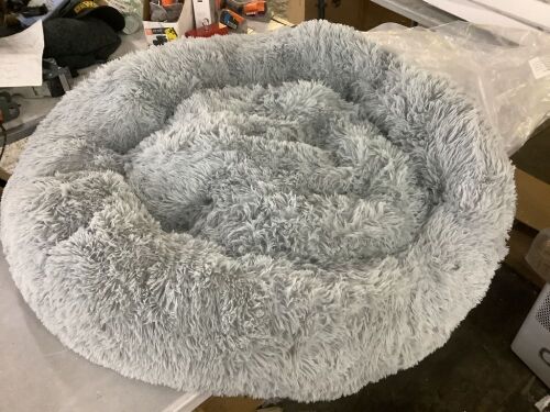 Large Dog Bed - Lot 572