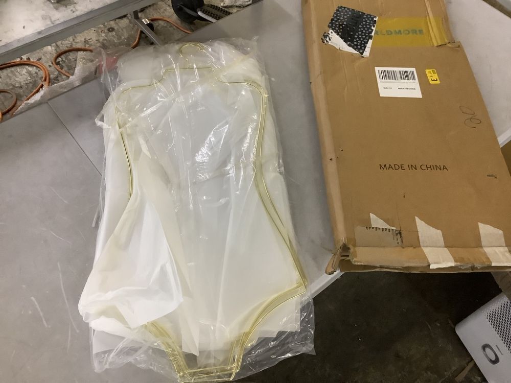 Body Shape Wire Swimsuit Hangers, 9 Pack - Image 2 - Lot 662