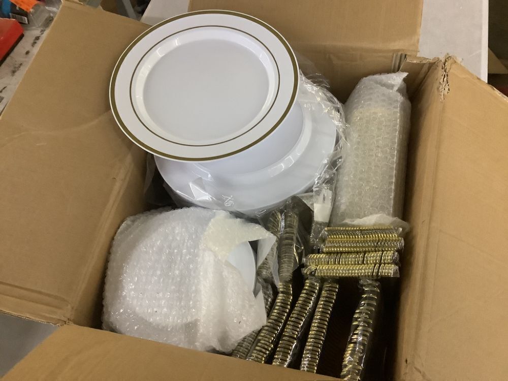 BESTVIP 700 PCS Gold Dinnerware Set for 100 Guests - Image 3 - Lot 670
