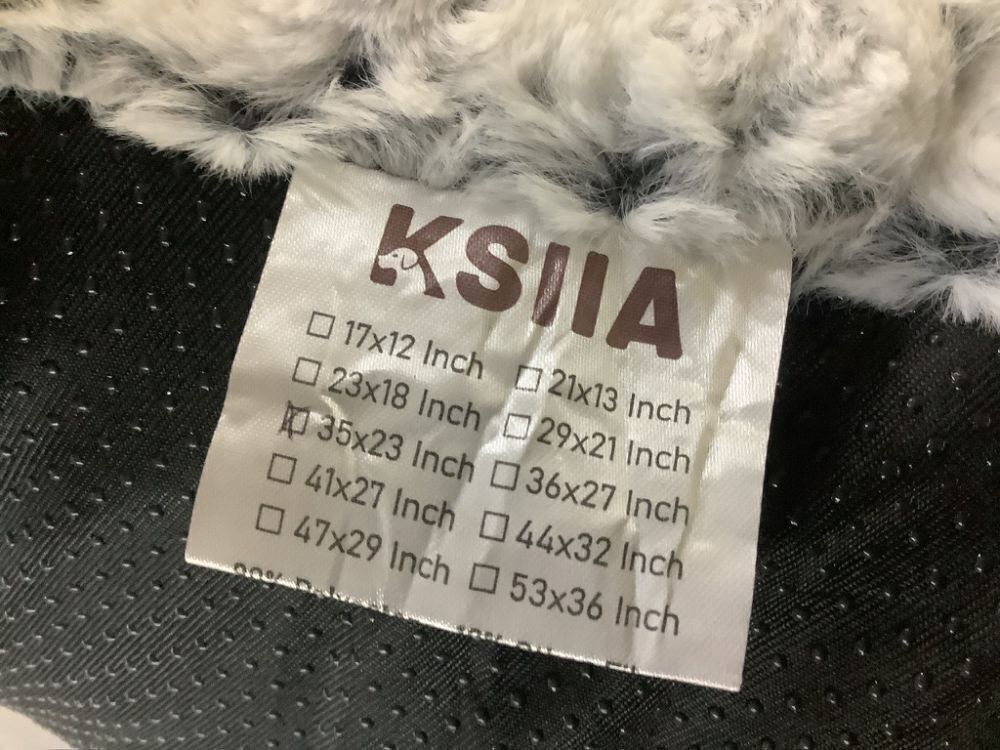 KSIIA Dog Bed 35" x 23" - Image 4 - Lot 775