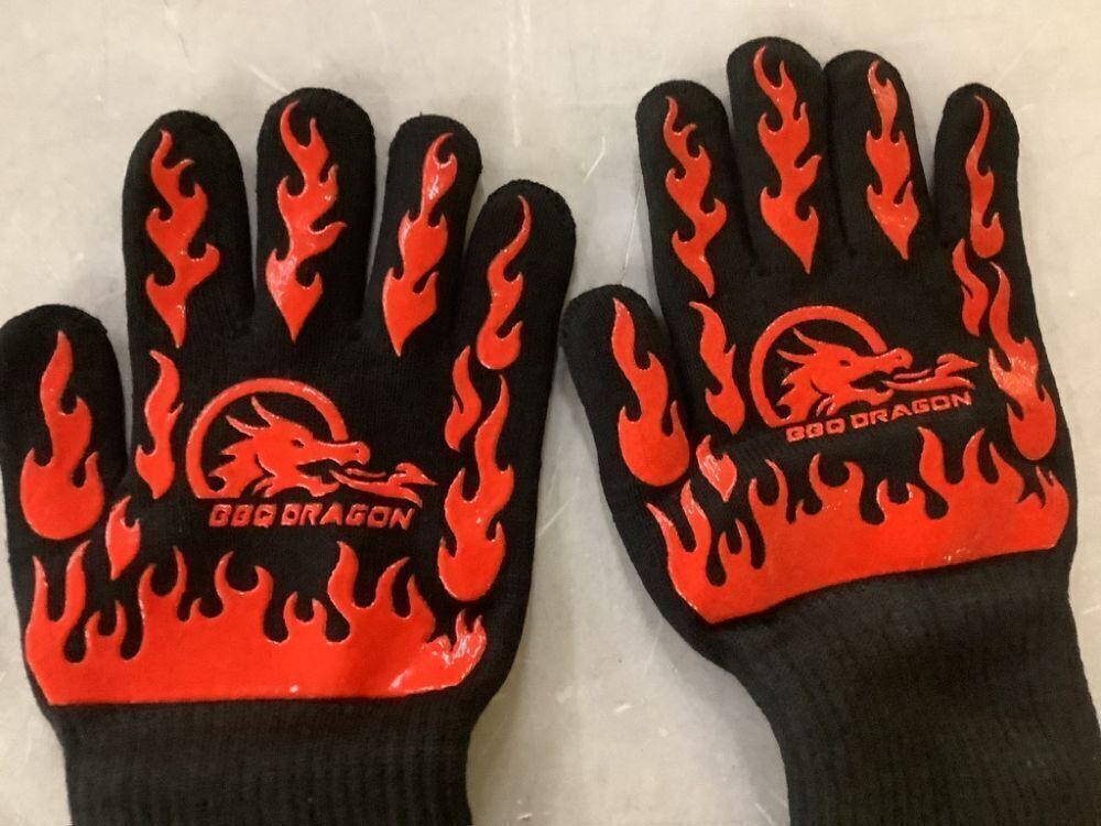 BBQ Dragon Extreme Heat Resistance BBQ Gloves - Image 3 - Lot 268JF