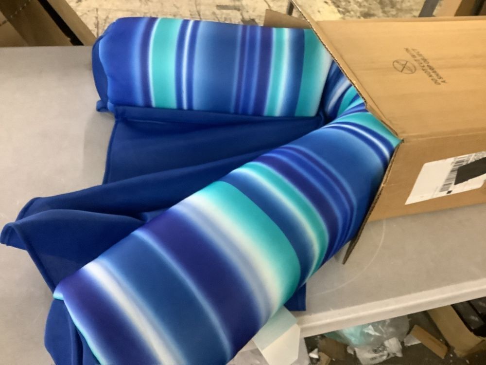 Big Joe Blurred Stripe Blue Noodle Sling - Image 3 - Lot 270JF