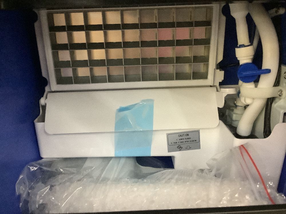 Hooure 13.5 in. 80LBS/24H Freestanding Full Size Cubes Commercial Ice Maker in Stainless Steel - Image 5 - Lot 23JF