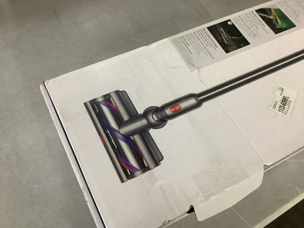 Dyson V15 Cordless Stick Vacuum Cleaner - Image 5 - Lot 5JF