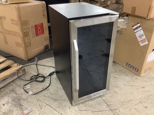 Velivi 15 in. 127 Can Freestanding Beverage Cooler with Adjustable Shelves in Stainless Steel - Scratch/Dent, Missing 3 Foot Levelers - Lot 20JF